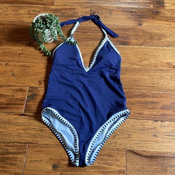 Like new Tempt Me bathing suit - Picture 2 of 9